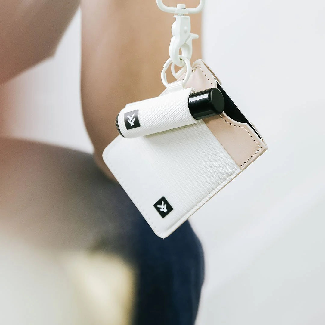 Vertical Wallet in Off White